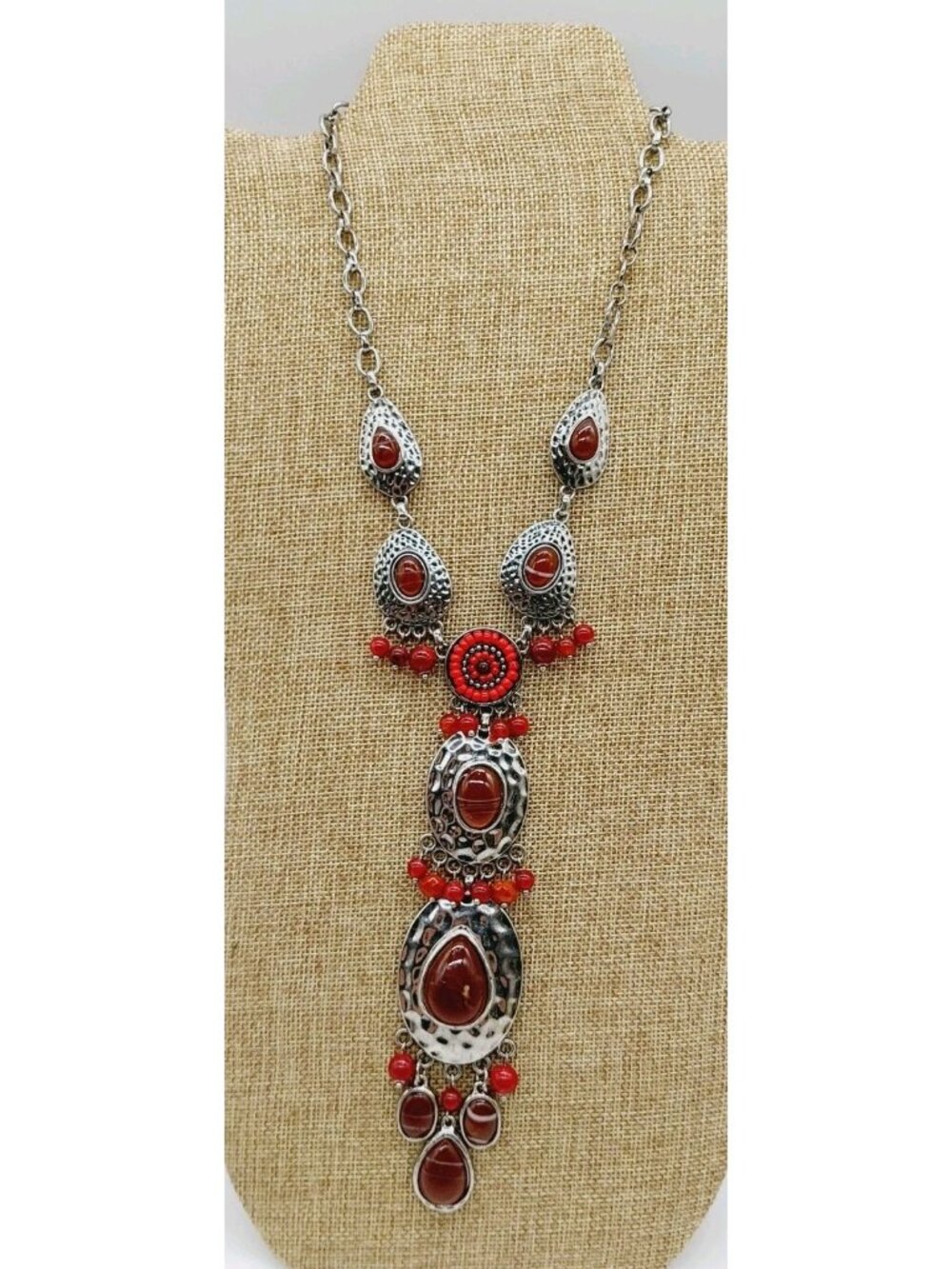 C1946 Red Plastic Beaded Stones Hammered Silver Tone Multi Pendant Necklace